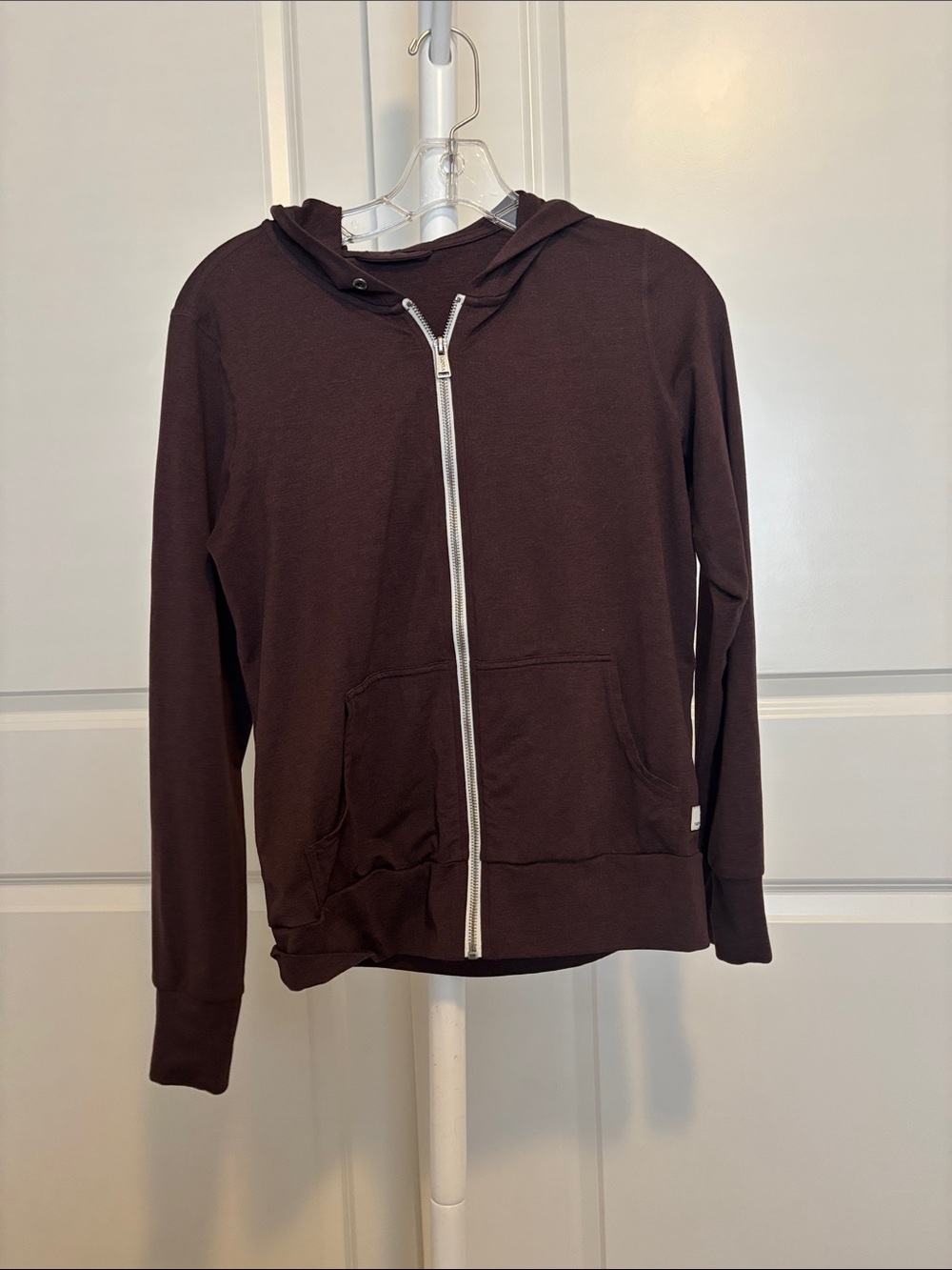 Vuori Halo Performance Hoodie in Brown Size XS